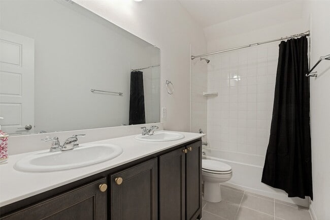 Building Photo - 3508 Sunflower St