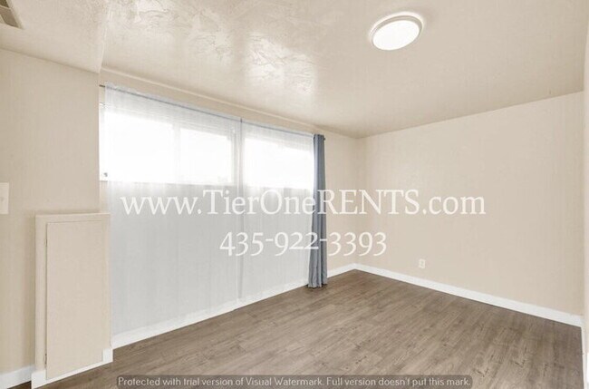 Building Photo - This property offers a NO DEPOSIT option available for qualified renters!