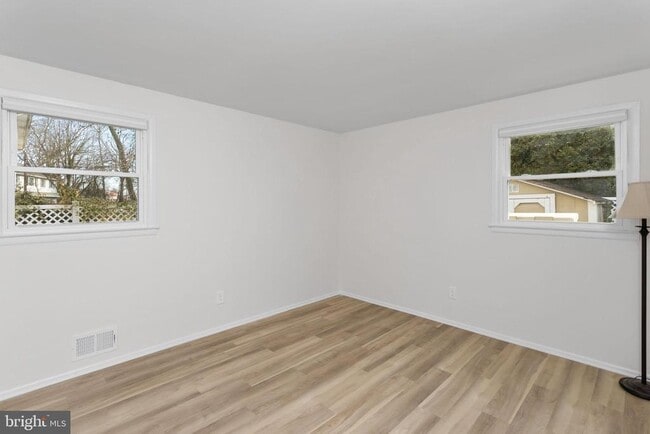 Building Photo - 295 Lander Dr