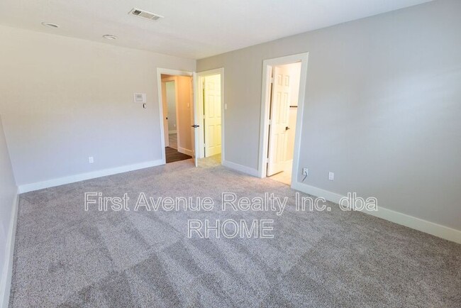 Building Photo - 16121 Shadybank Dr