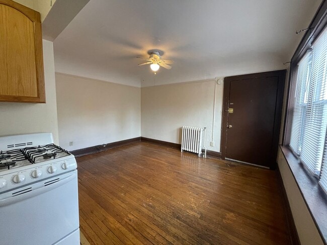 Interior Photo - 1315 Cass