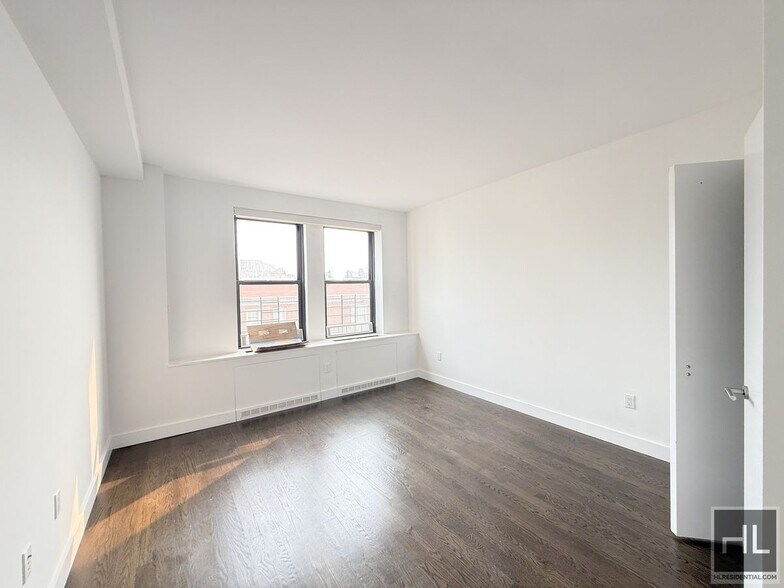 Building Photo - NO fee 4 bed 3.5 bath with Epic Views - WE...
