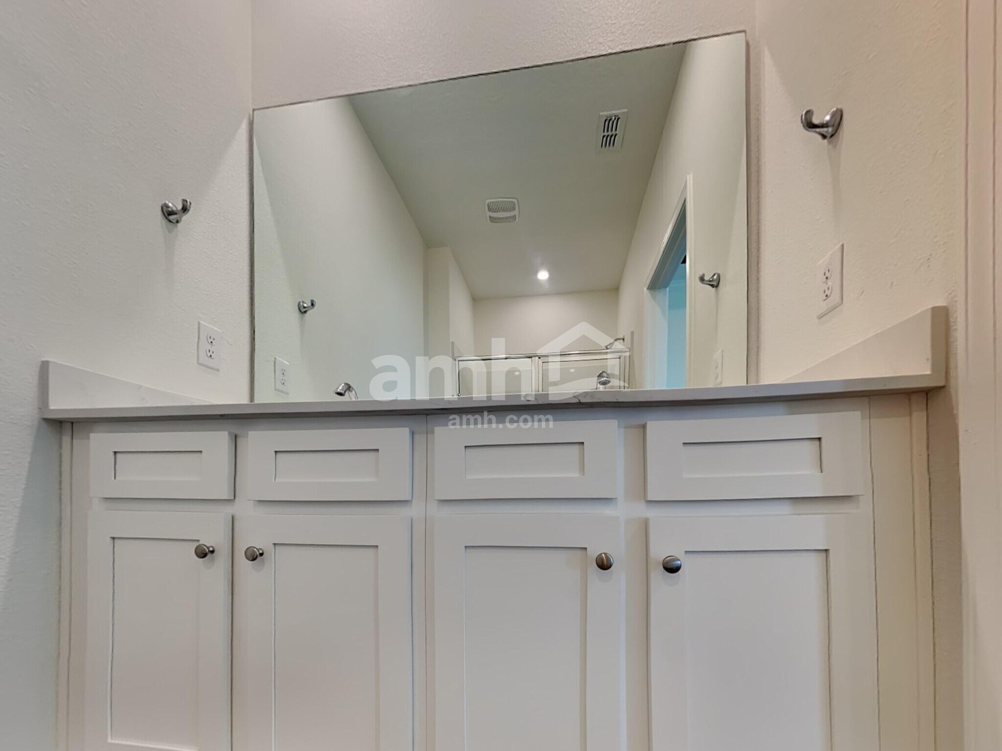 Building Photo - 299 Onate Cir