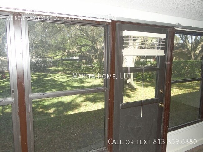 Building Photo - 1116 Castlemay Cir