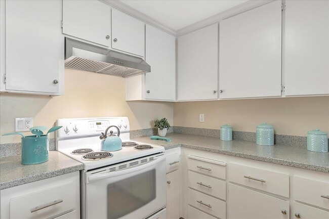 Building Photo - 6640 Bunker Hill Ct