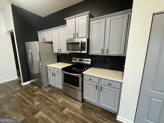 Building Photo - 25 Fox Path