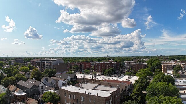 Building Photo - 3914 N Mozart St