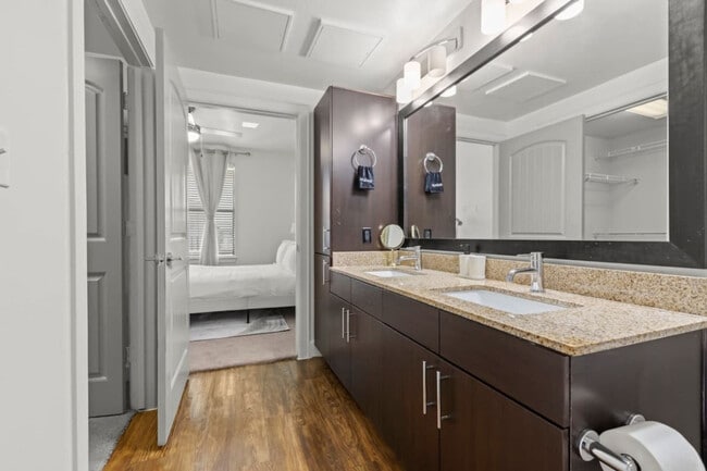 Building Photo - 5250 Town and Country Blvd