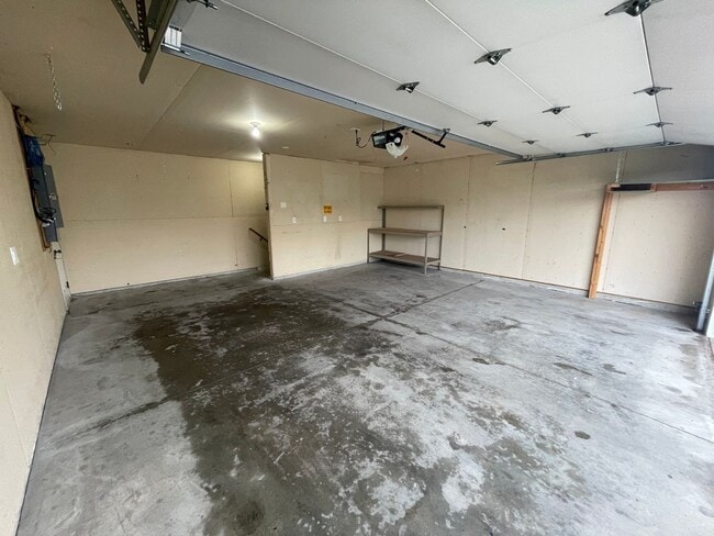 Building Photo - Pet-Friendly 3 Bed Twin Home with Patio & Garage