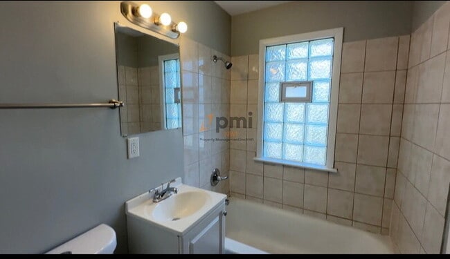 Building Photo - 1215 170th St