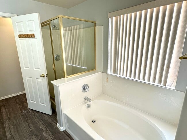 Building Photo - Great Ahwatukee double story home in perfect location.