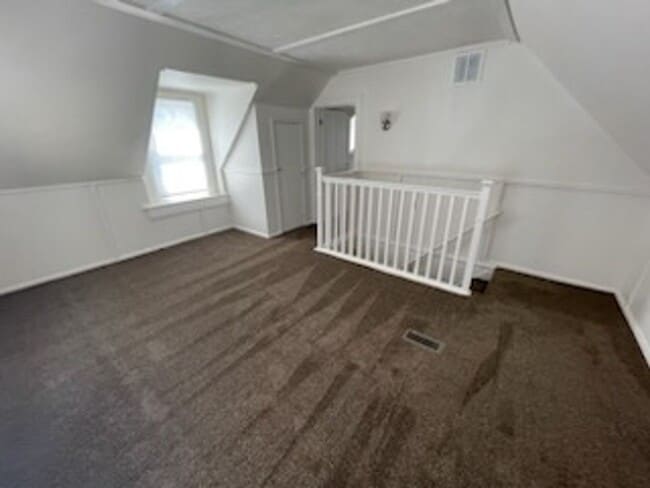 Building Photo - Nice Totally Remodeled 3 Bedroom /1 Bath Home in Downtown Goshen