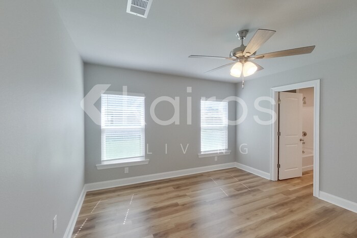 Building Photo - 13736 Willowmore Dr