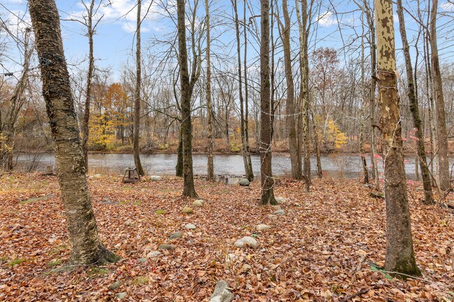 Building Photo - 1701 Farmington Ave