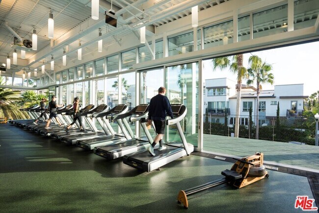 Building Photo - 13044 Pacific Promenade