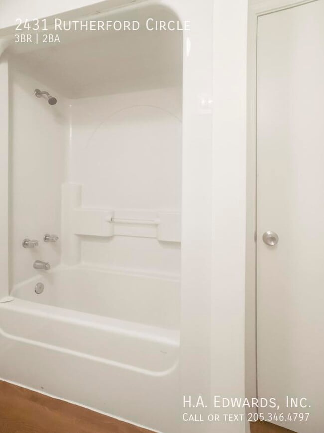 Building Photo - 2431 Rutherford Cir