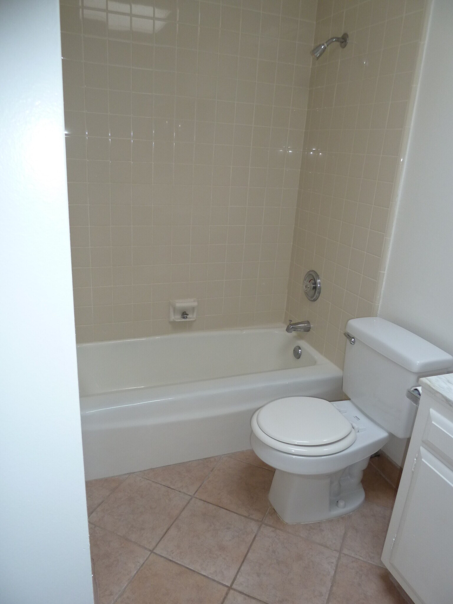 2nd bathroom - 2020 Idaho Ave