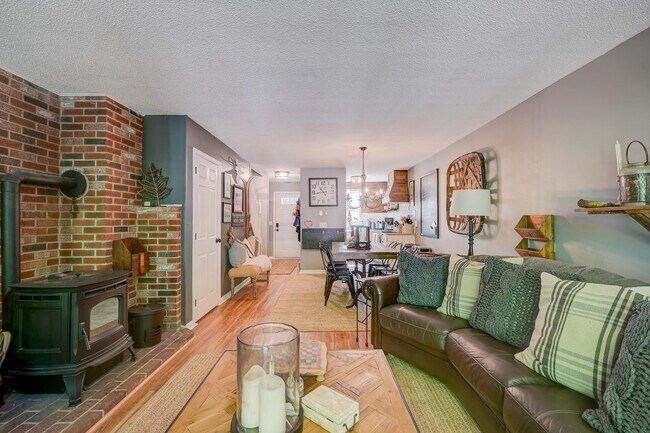 Building Photo - 59 Haynesville Ave