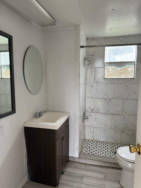 Building Photo - 135 Cypress St SW