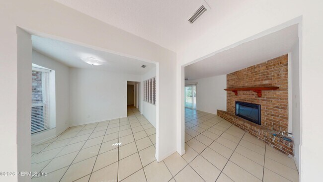 Building Photo - 2658 Shannon St