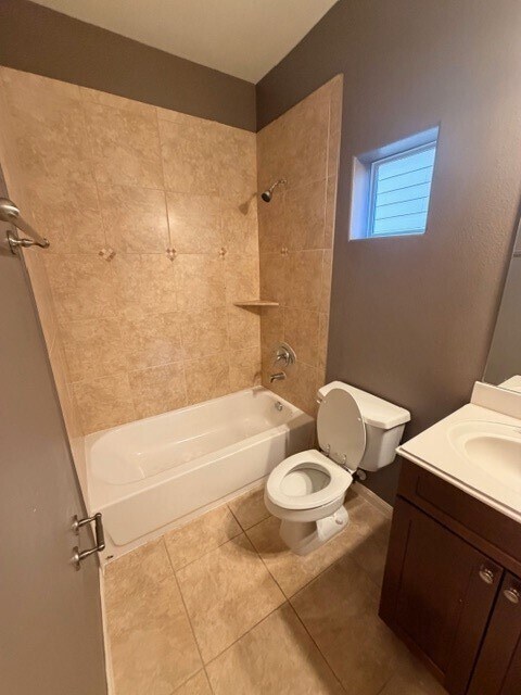 Building Photo - 1141 W 24th St