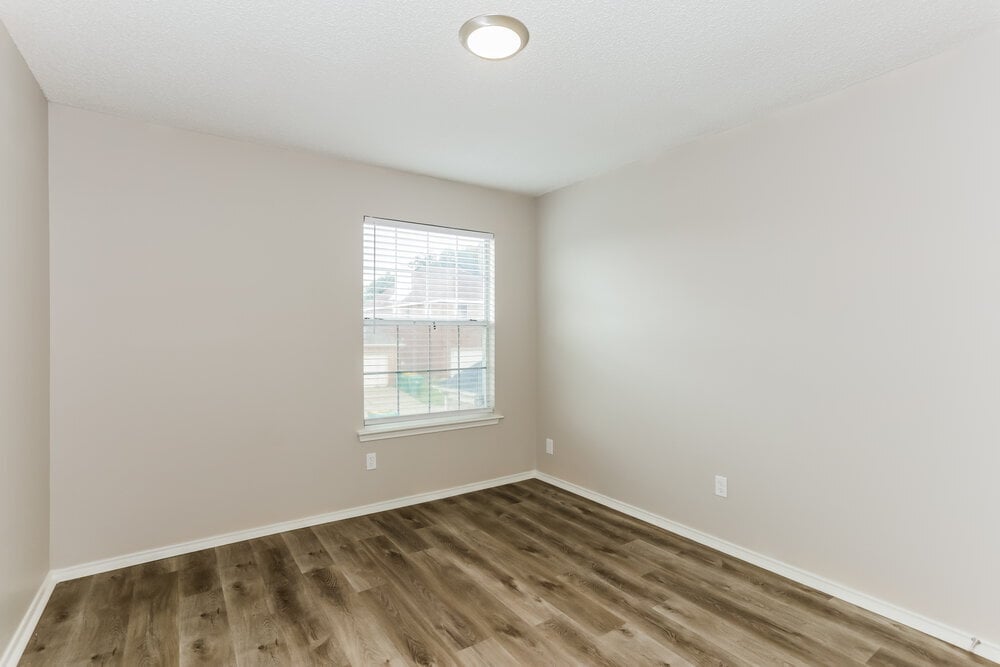 Building Photo - 1631 Chapman St