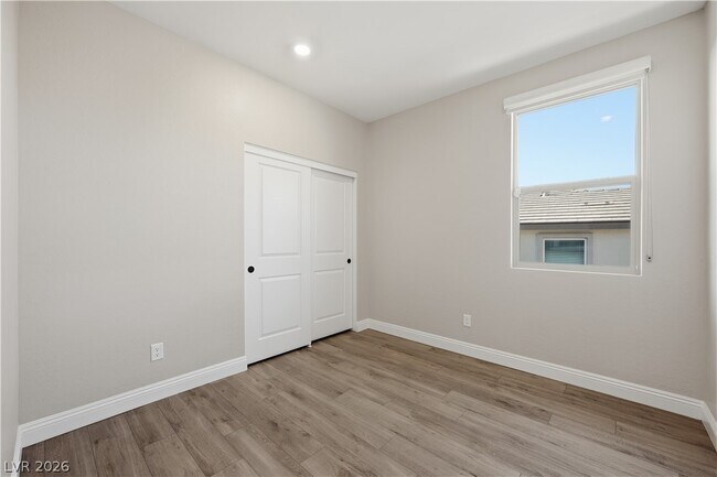 Building Photo - 402 Purple Sandpiper St