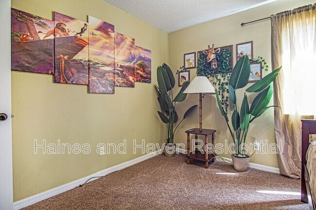 Building Photo - 403 Corvina Dr