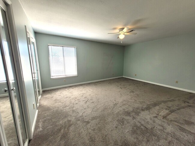 Building Photo - Charming 2 Bed/2 Bath Condo - Mallard Head Subdivision - Spacious Deck - Fireplace - Community Pool