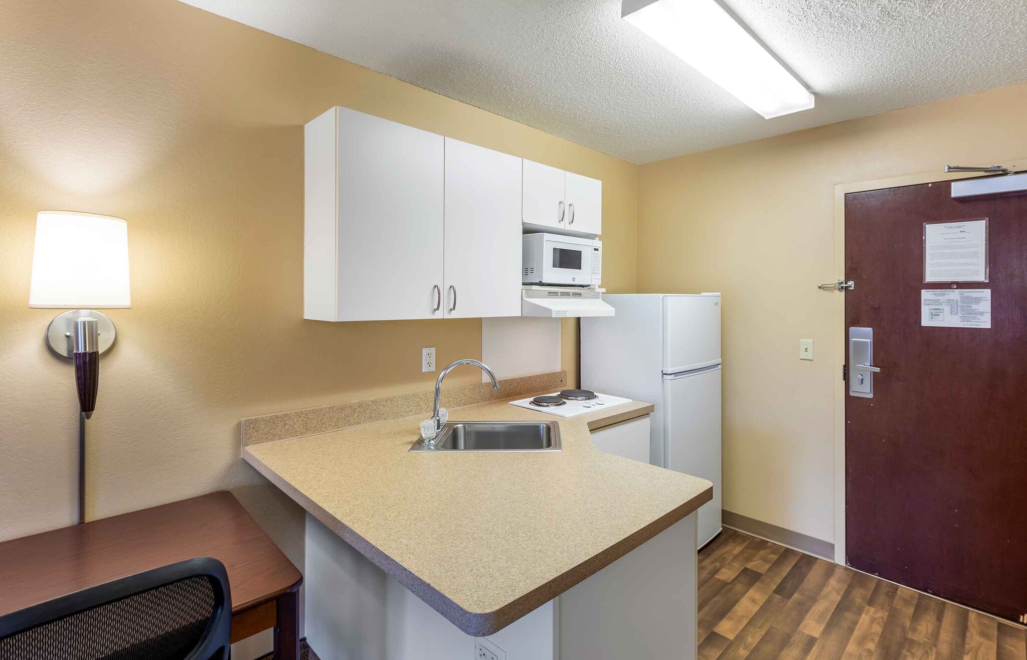 Building Photo - Furnished Studio-Milwaukee - Waukesha