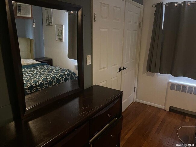 Building Photo - 2679 Lexington Ave