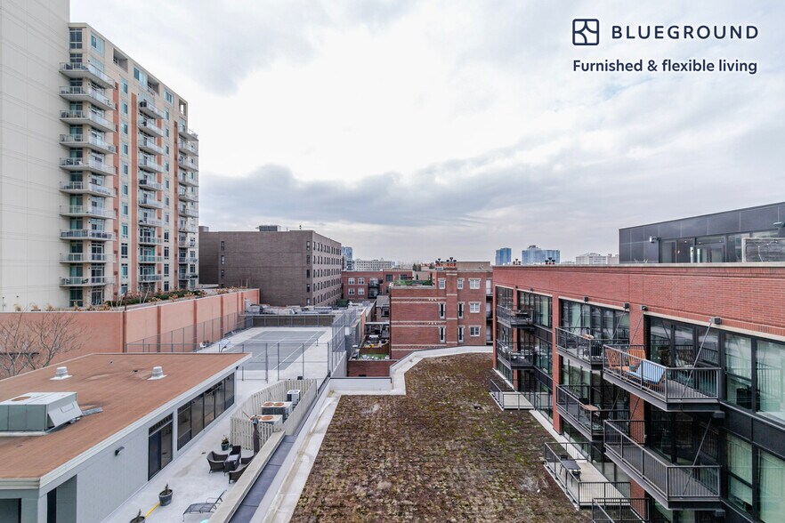 Building Photo - 211 W Scott St