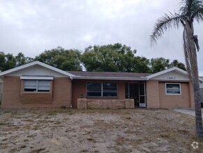 Building Photo - 3-bedroom, 2-bath home offering 1,554 squa...