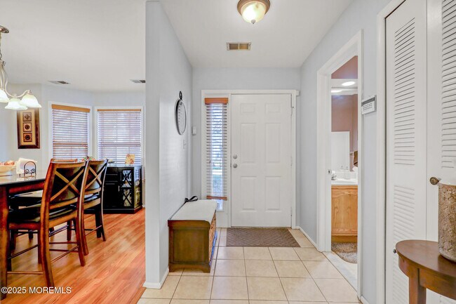 Building Photo - 434 Hampton Ct