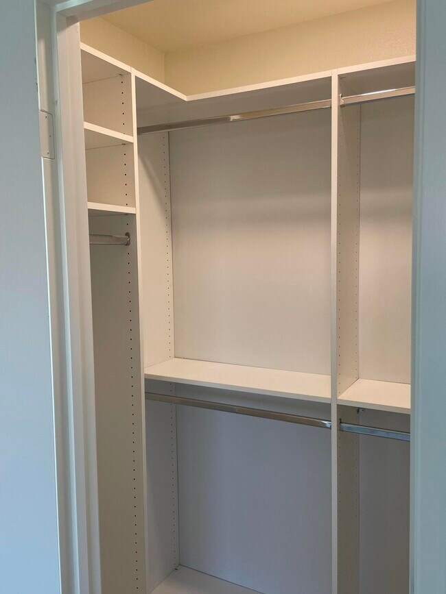 Building Photo - 43376 Cook St