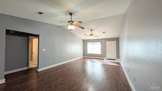 Building Photo - 912 Rentz Ave