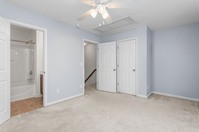 Building Photo - **Charming 2/2.5 Burlington Townhome**