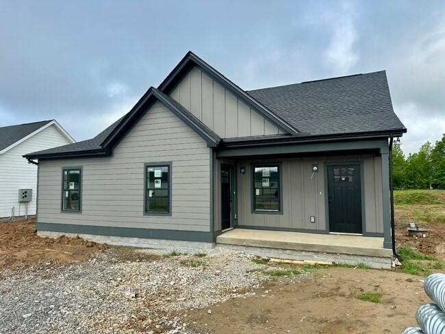 Building Photo - 341 Woods Rd