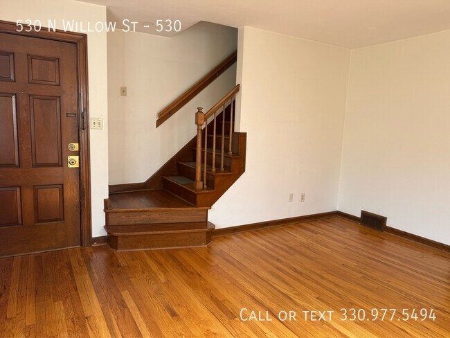 Building Photo - 530 N Willow St