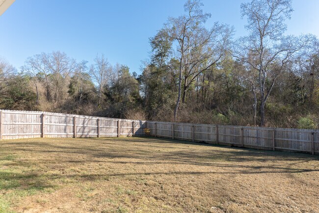 Building Photo - 1938 Westhill Dr