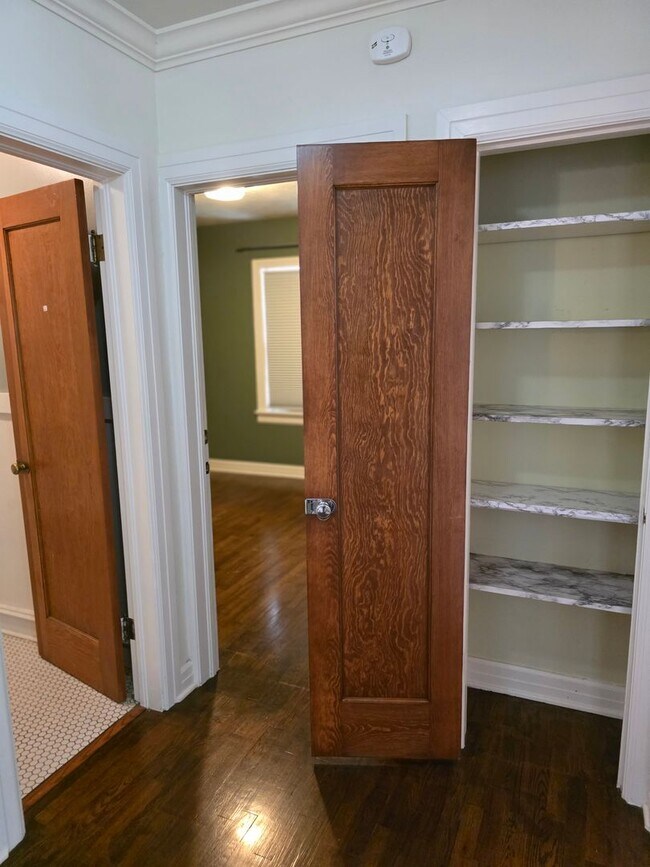 Building Photo - Great 3 bed 2 bath in the beautiful Meadow...