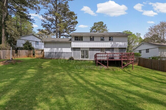 Building Photo - 4410 Carrollwood Dr