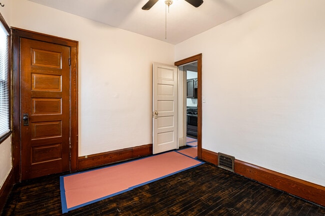 Building Photo - 168 E Rosedale Ave