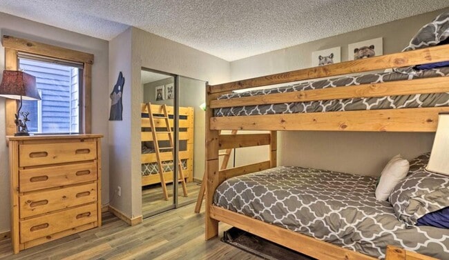 Building Photo - 96 Mountainside Dr