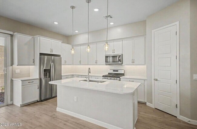 Building Photo - 5016 E Gallop Wy