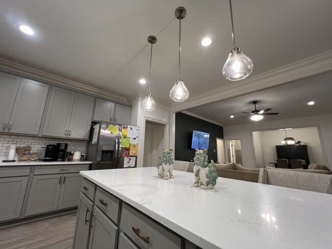 Building Photo - Spacious 5 Bedroom Home in Lake Haven – Zachary, LA