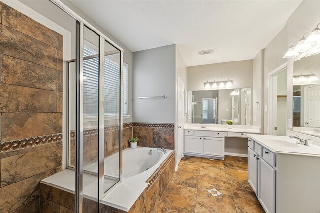 Building Photo - 3122 Schumann Oaks Dr