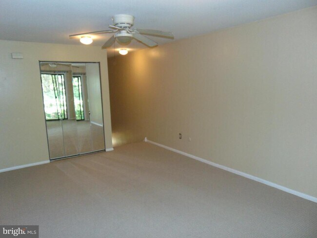 Building Photo - 1155 York Rd