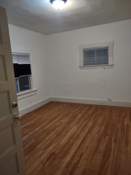 Building Photo - 16 Frances St