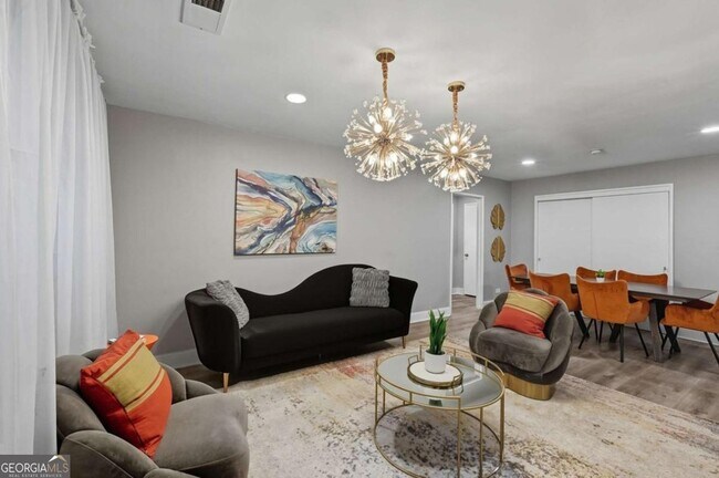 Building Photo - 3645 Peachtree Rd NE